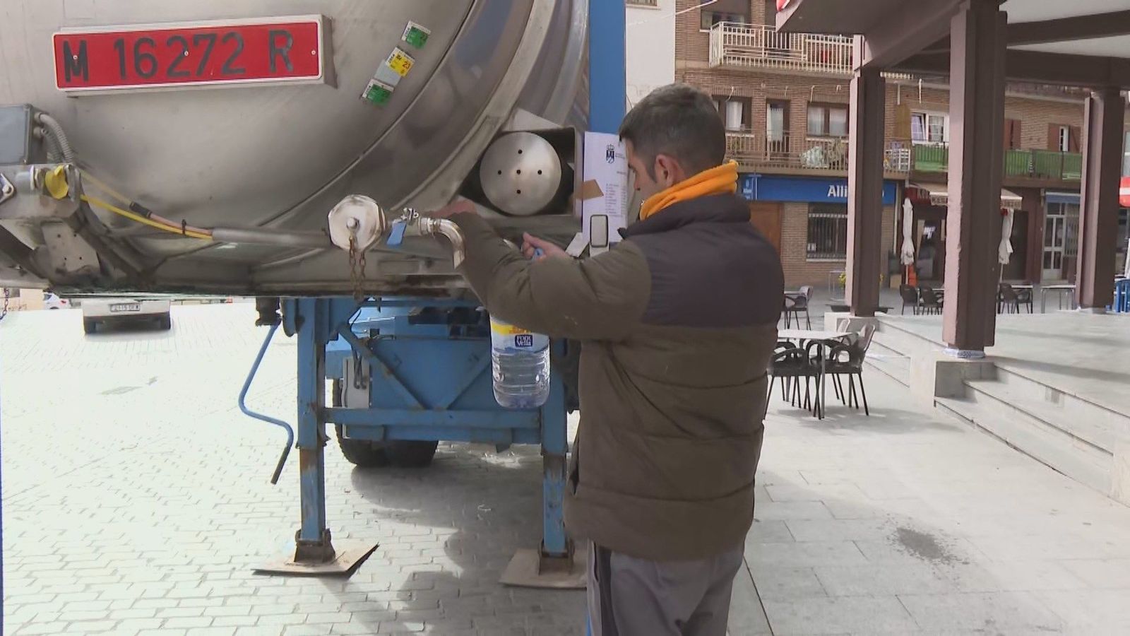 Becerril mantiene el aviso por agua no apta en varias zonas a la espera de un análisis
