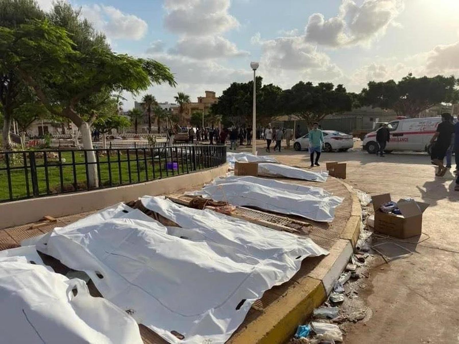Aumenta a más de 11.000 personas la cifra de muertos en las inundaciones de Libia