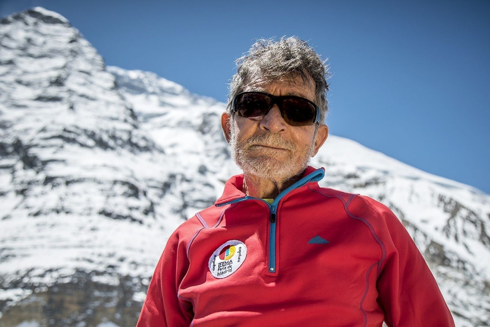 Carlos Soria, 50 años después, cumbre en el Manaslu y récord mundial