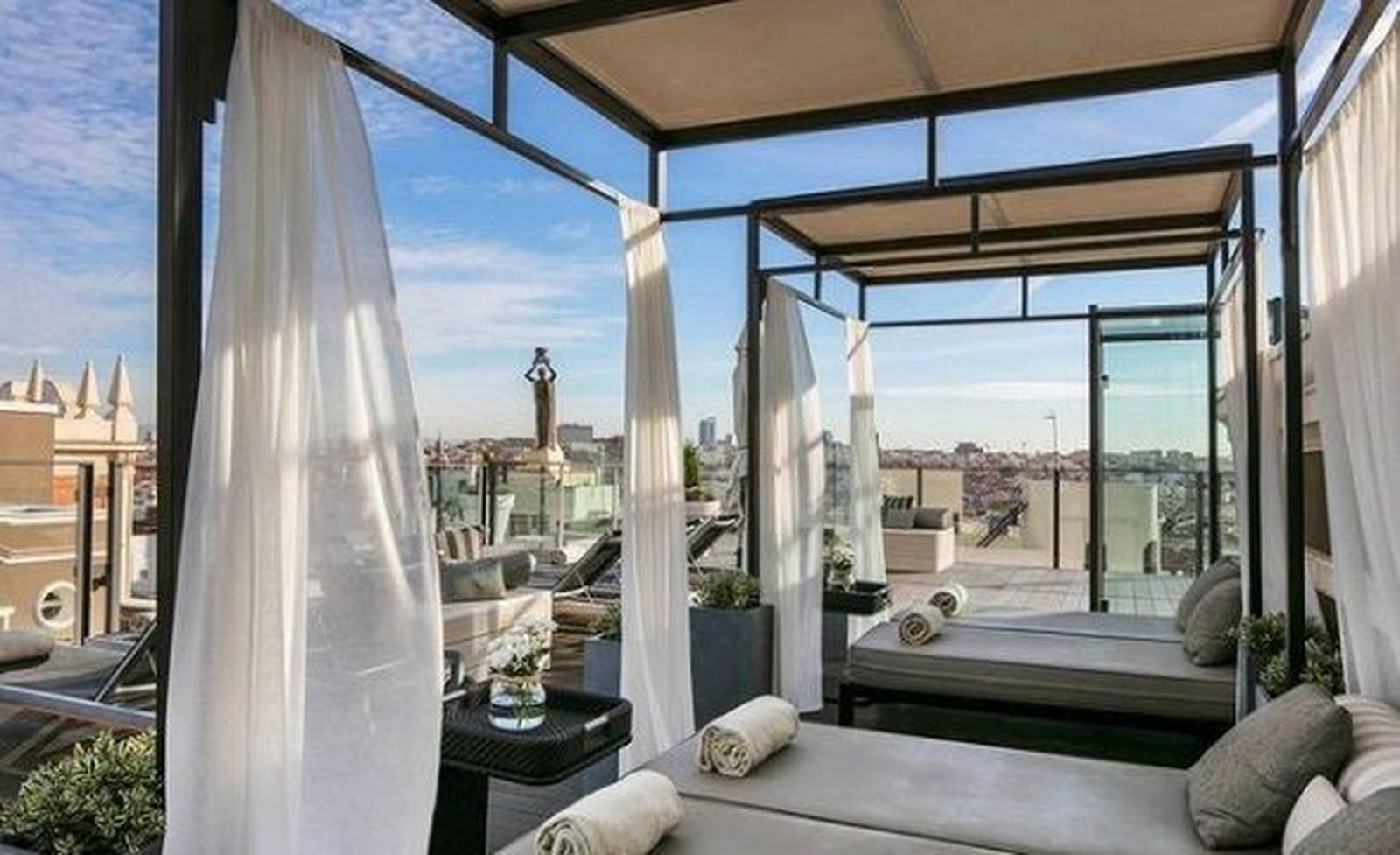 La azotea con la piscina más grande de Madrid