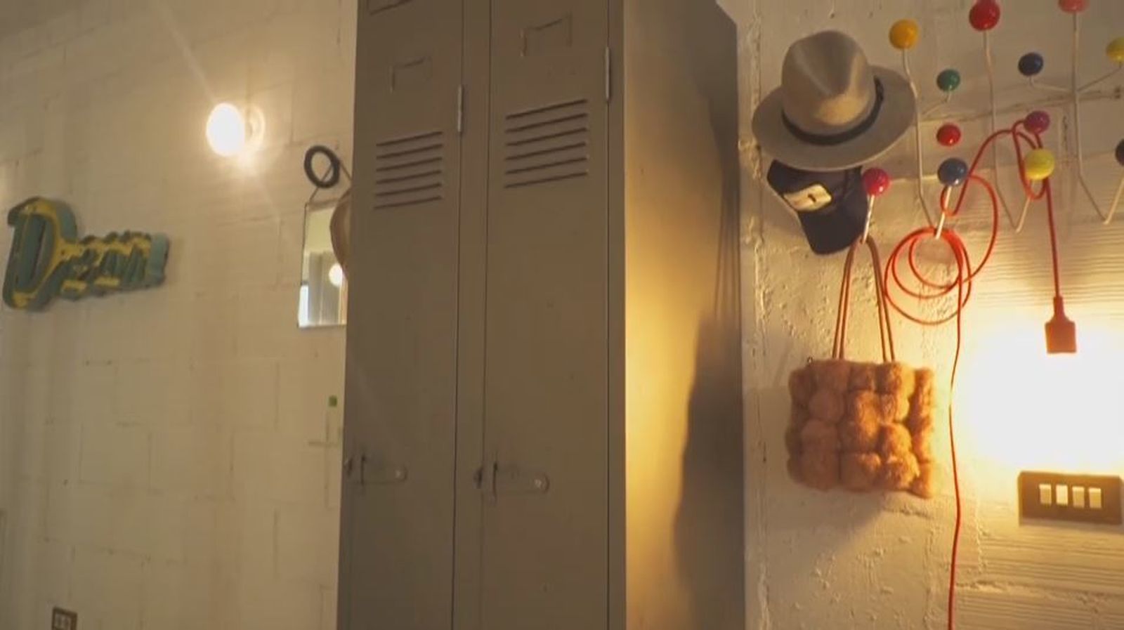 Esta es la casa de una pareja muy 'artística'. Él, Pancho, es interiorista y ella, Ana, directora de Arte. Está en el barrio de Adelfas.