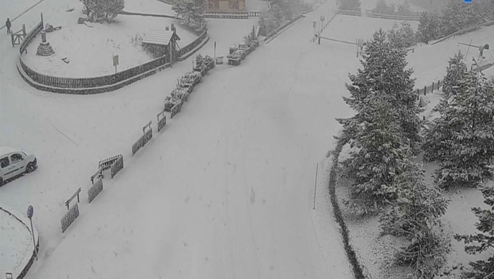 Vuelve la nieve a la sierra de Madrid... a mediados de abril
