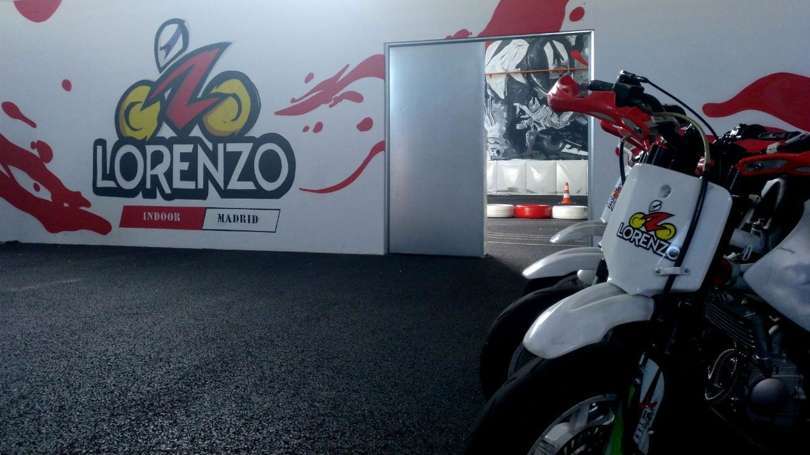 Chicho Lorenzo nos abre las puertas de su escuela de motociclismo de Algete