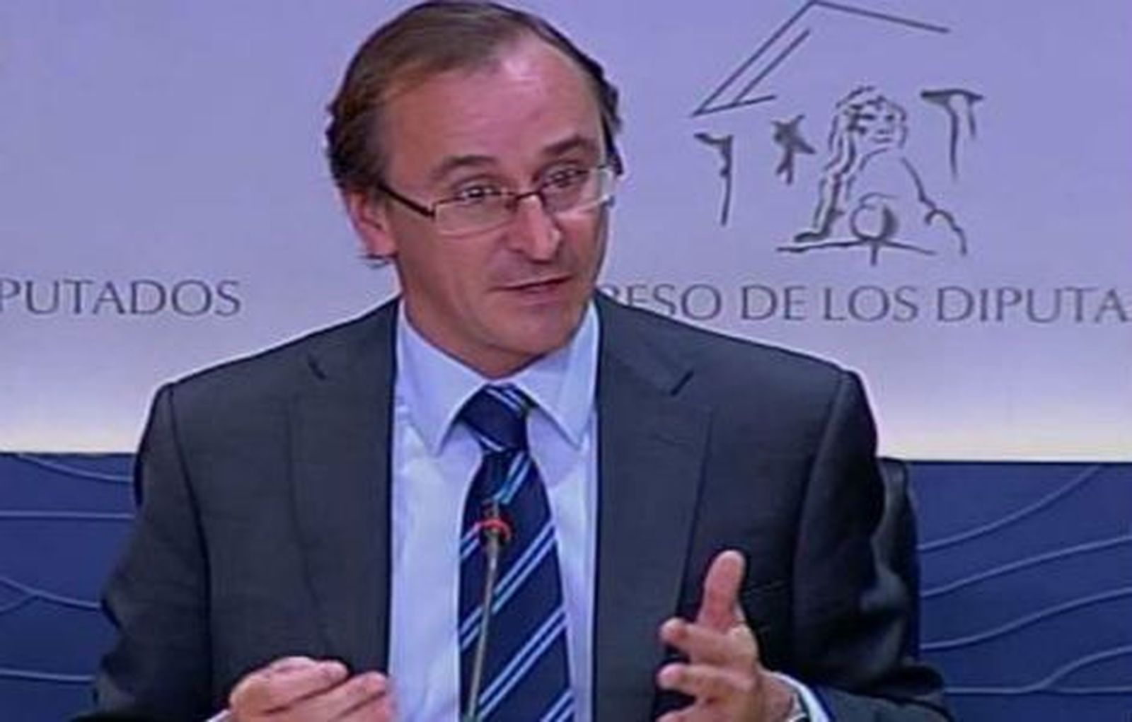 El PP ve posible "vencer" las previsiones del FMI y la oposición habla de presupuestos dudosos