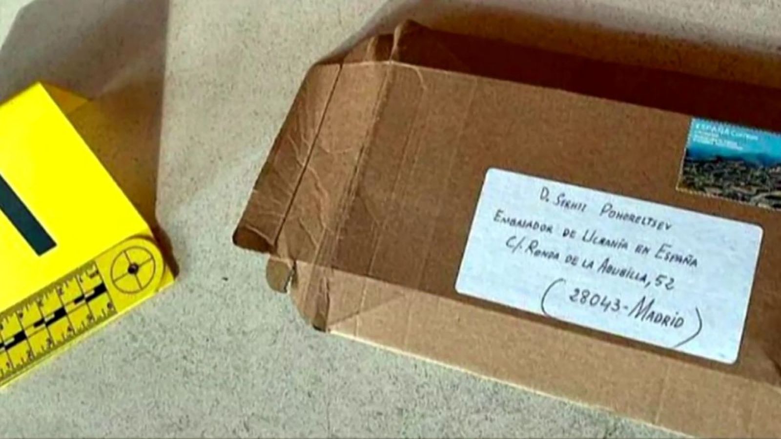 Carta con material pirotécnico enviada a la Embajada de Ucrania