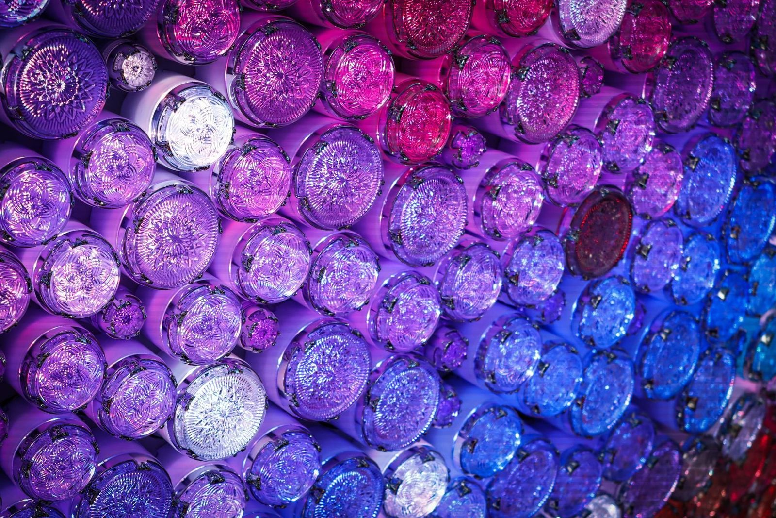 Times Square estrena su novena bola de Nochevieja con más brillo que nunca