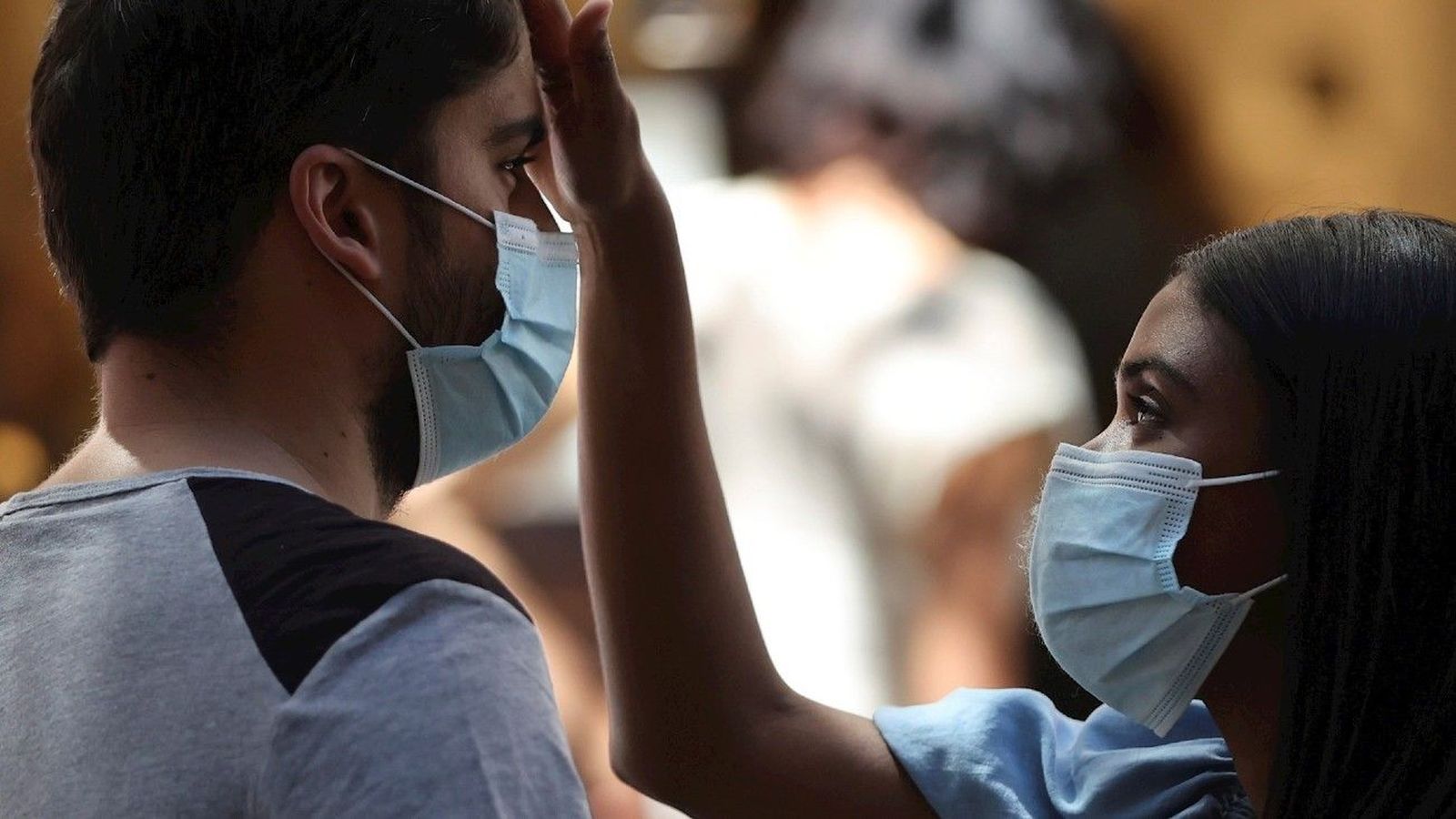 Madrid celebra la bajada del IVA en las mascarillas