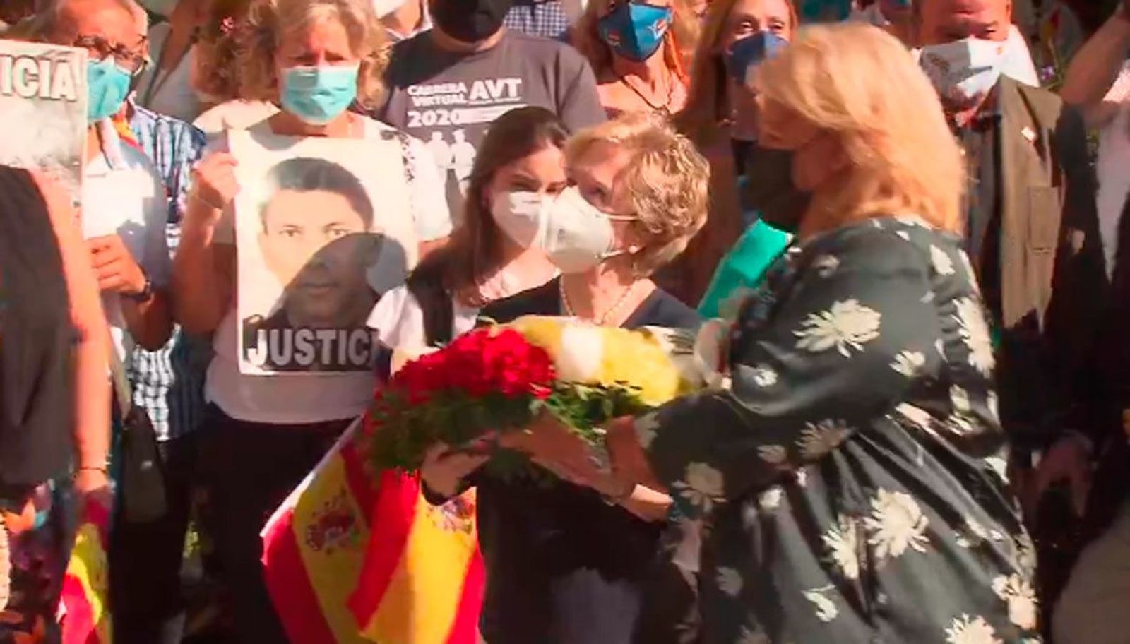 Cientos de personas claman en Madrid contra las "humillaciones" a las víctimas de ETA