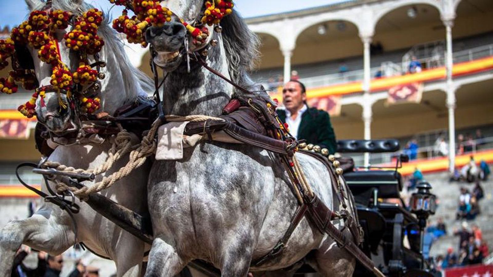 Así ha sido el desfile de calesas previo a la tradicional corrida Goyesca en las Ventas