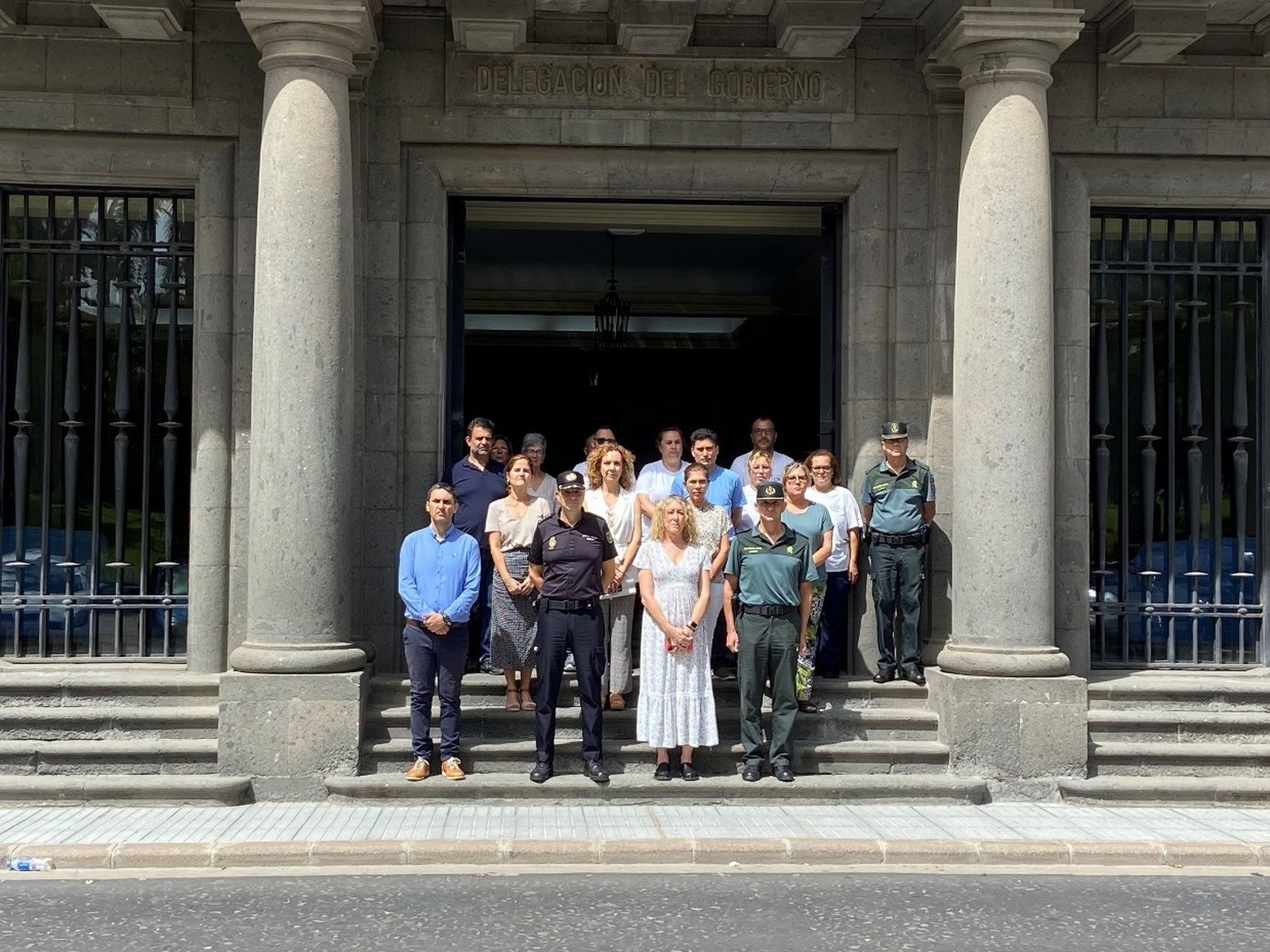 La Delegación del Gobierno en Canarias guarda un minuto de silencio tras el asesinato de una mujer de 91 años