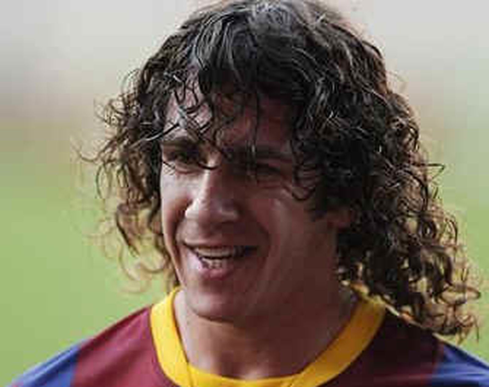 Puyol, seis semanas de baja, no jugará la final de Copa del Rey y la Eurocopa