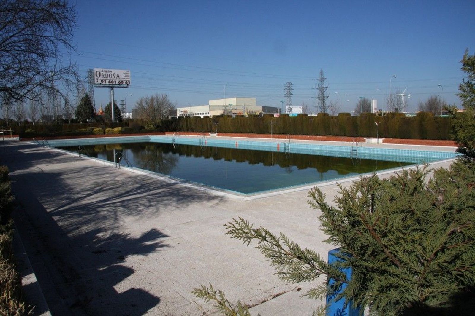 Piscina de verano del complejo deportivo de la Alhóndiga-Sector III, en Getafe