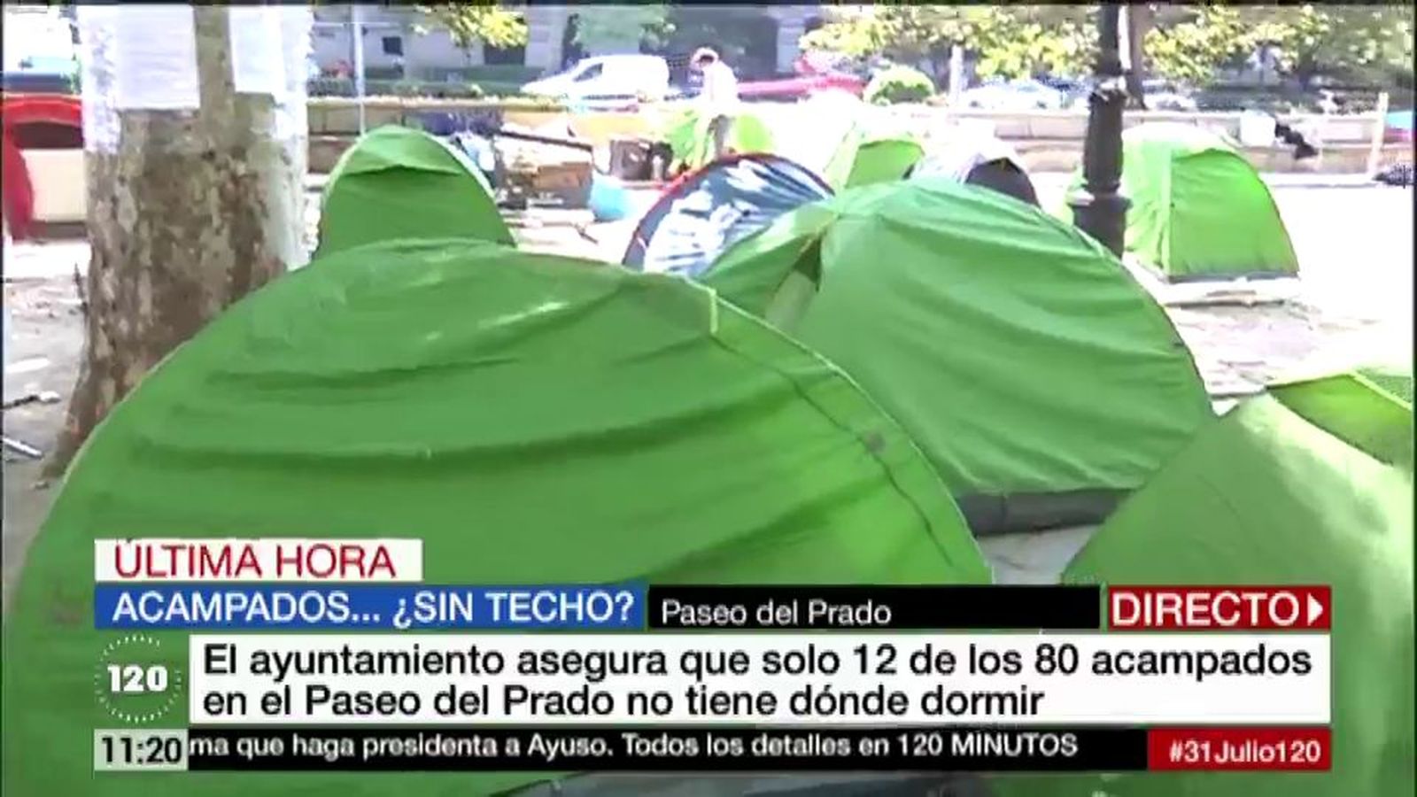 Acampados del Paseo del Prado protestan en Cibeles contra el Ayuntamiento de Madrid