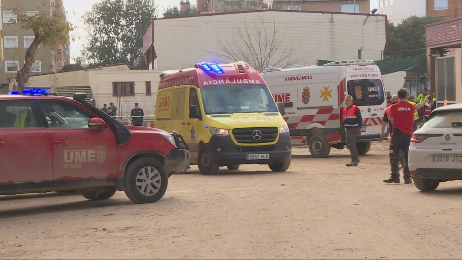 Muere un operario por el derrumbe de un colegio en Massanassa