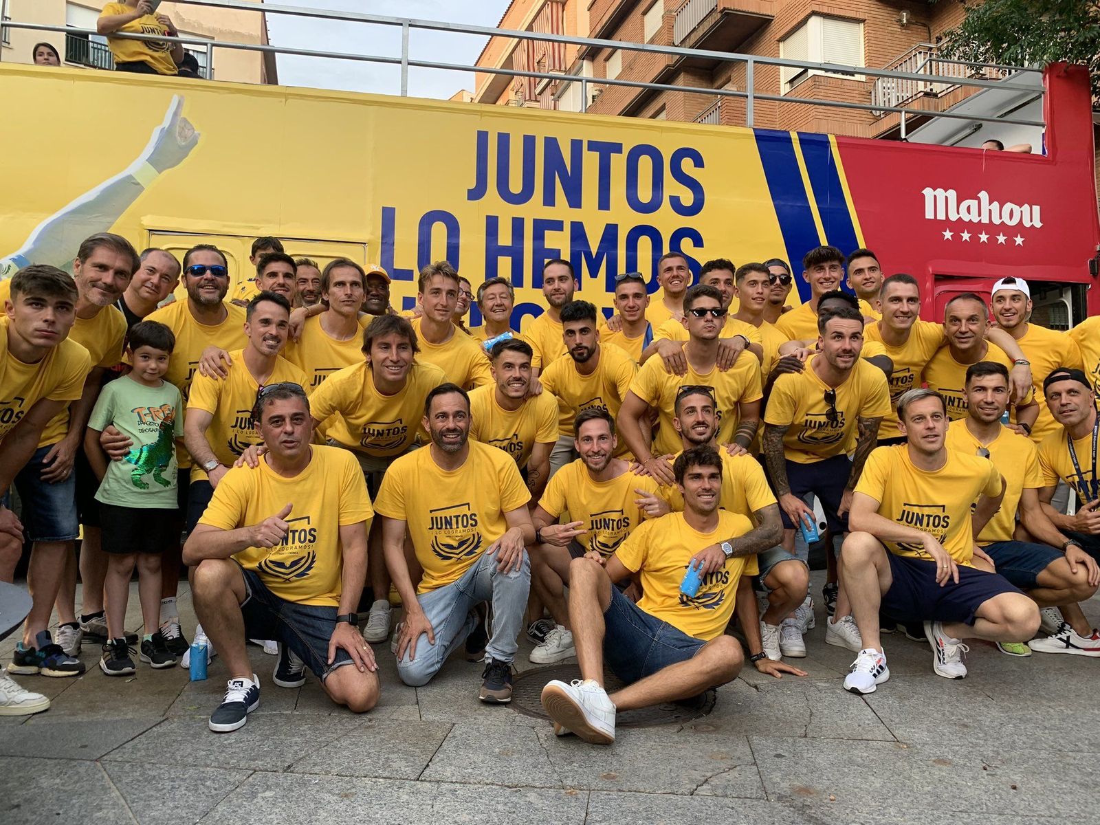 Alcorcón celebra en sus calles el ascenso a Segunda División
