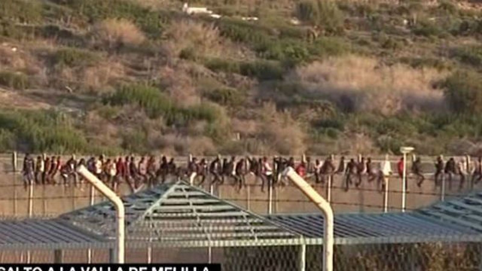 Diecisiete inmigrantes llegan al CETI de Melilla tras último salto a la valla