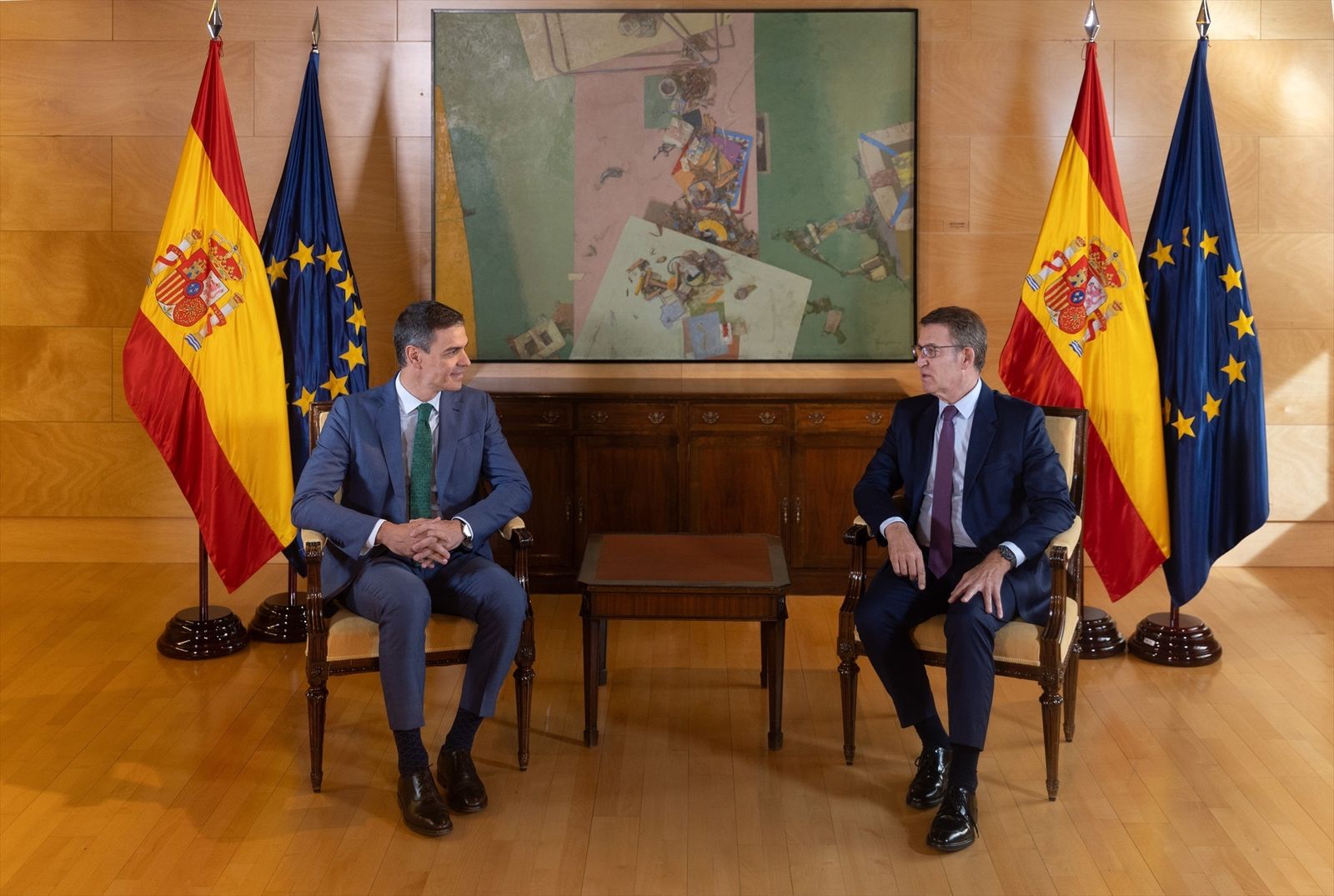 El secretario general del PSOE y presidente del Gobierno en funciones, Pedro Sánchez y el líder del Partido Popular, Alberto Núñez Feijóo