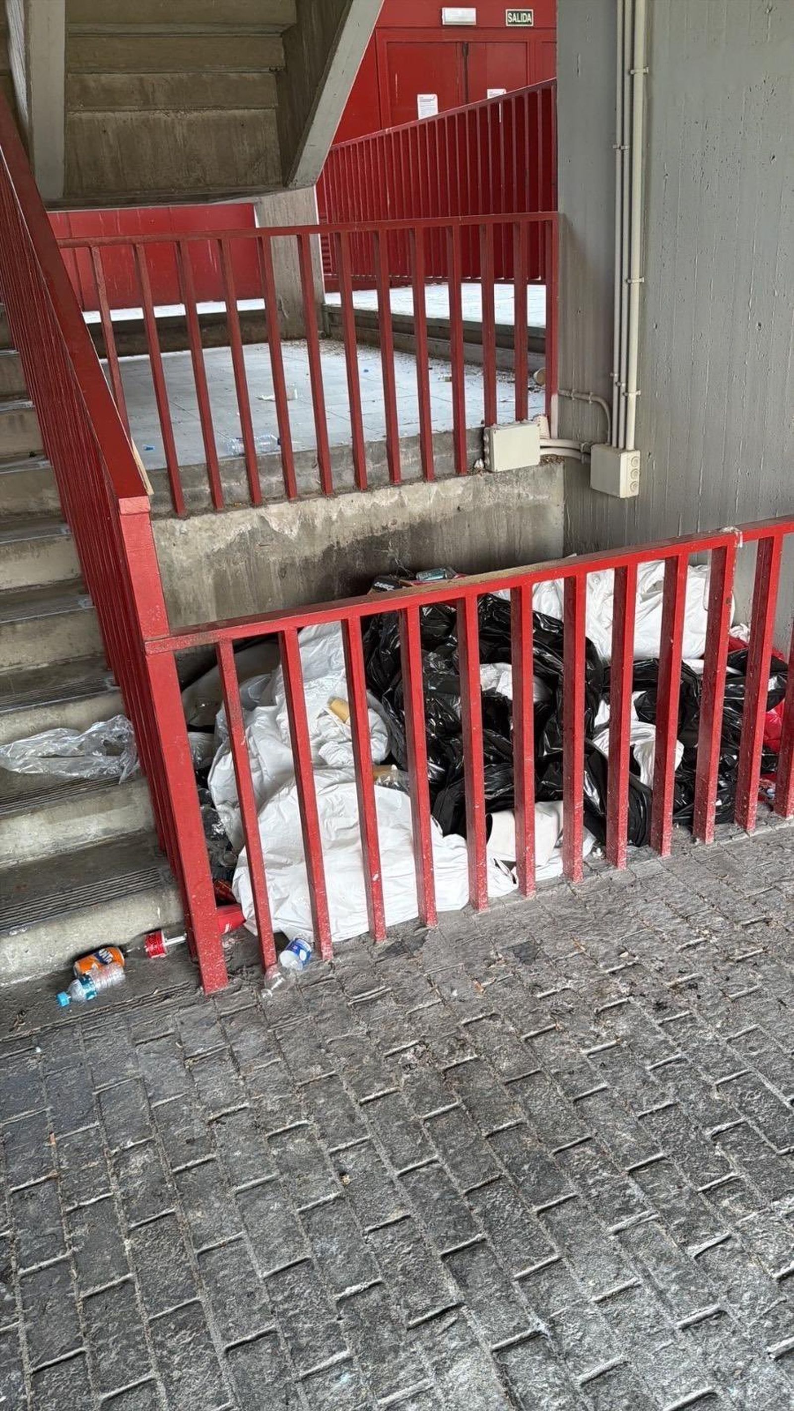 Por imágenes como estas al Rayo le han retirado la concesión de su estadio
