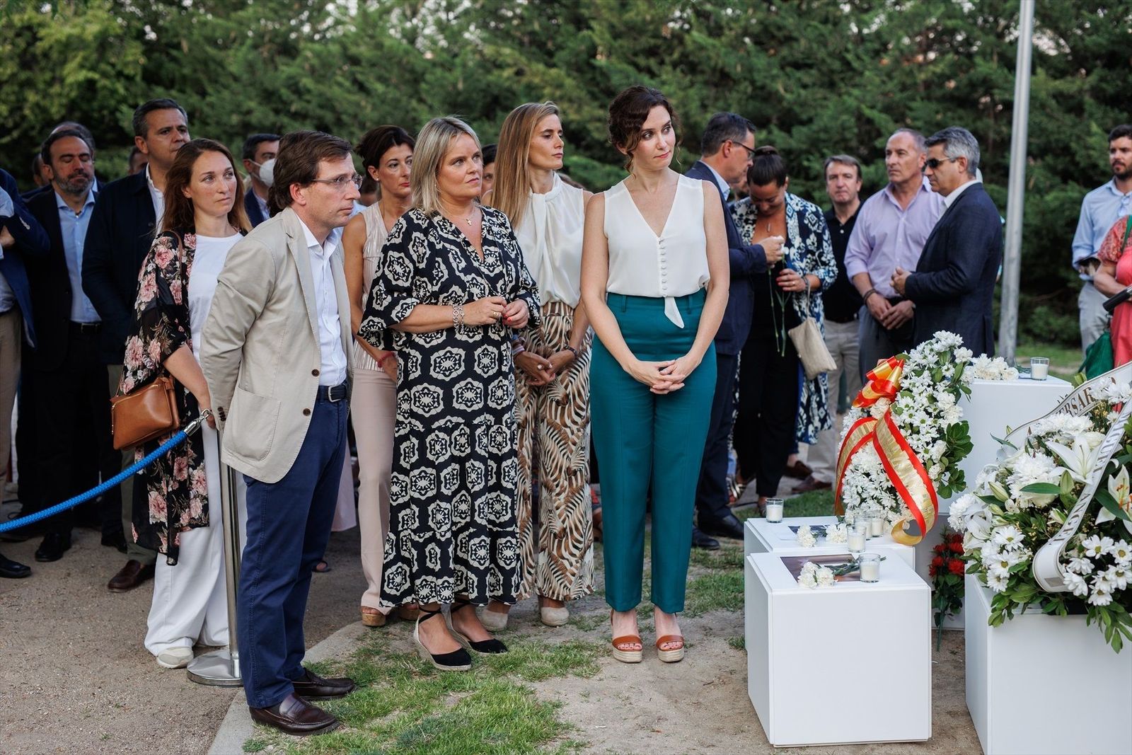 Ayuso y Almeida recuerdan a Miguel Ángel Blanco en el 25 aniversario de su asesinato a manos de ETA