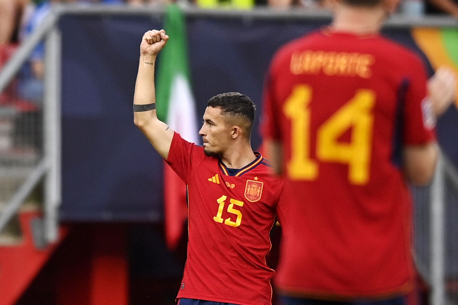Yeremy Pino celebra un gol frente a Italia