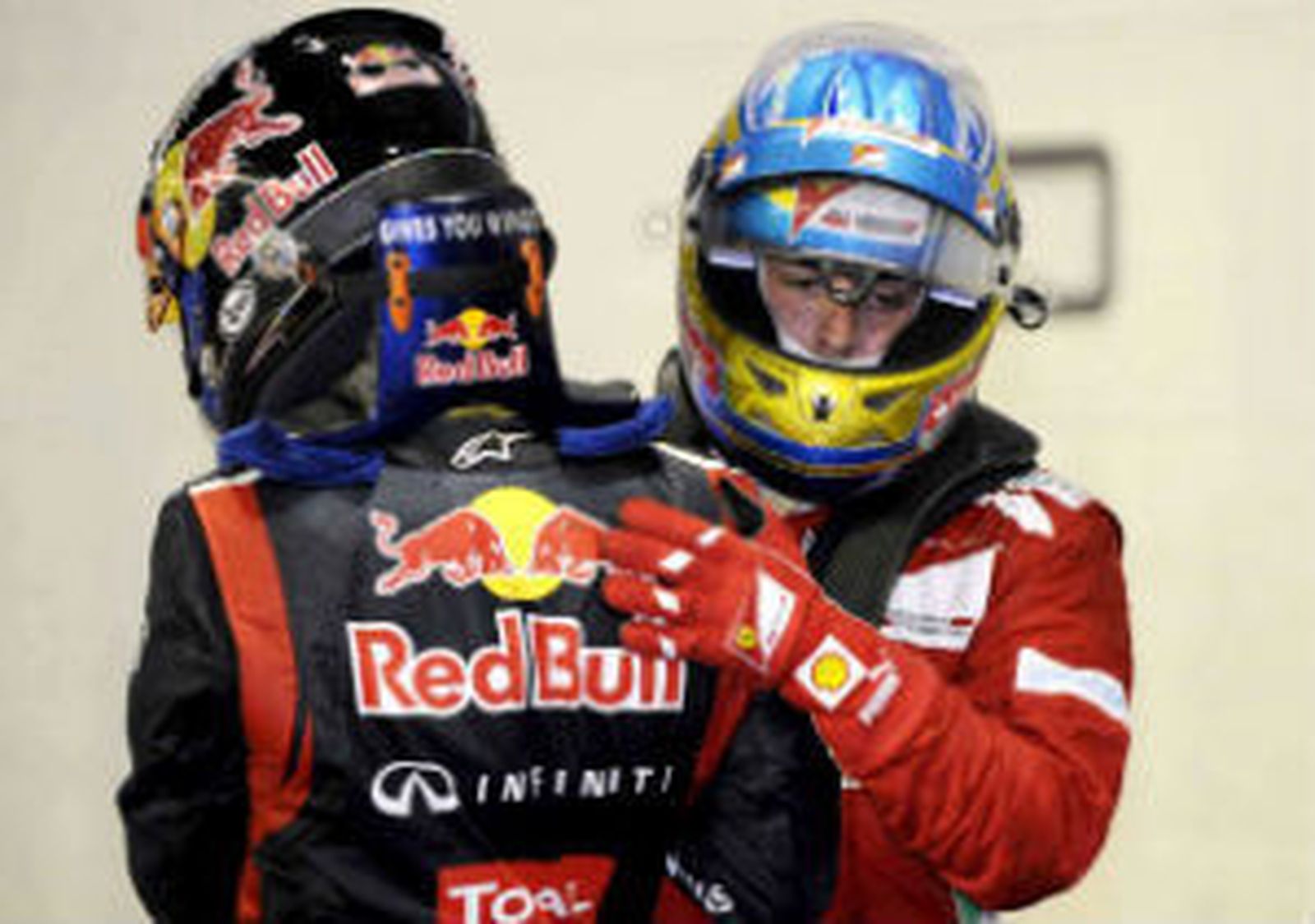 Fernando Alonso con Sebastian Vettel