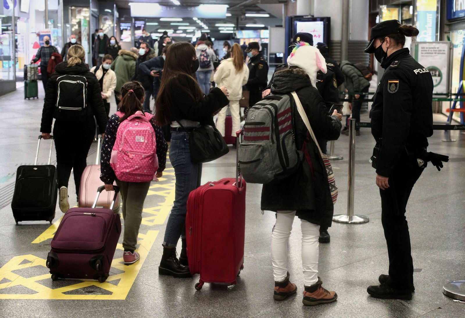 Madrid cierra por Semana Santa con muchos controles y solo se podrá salir con un 'salvoconducto'