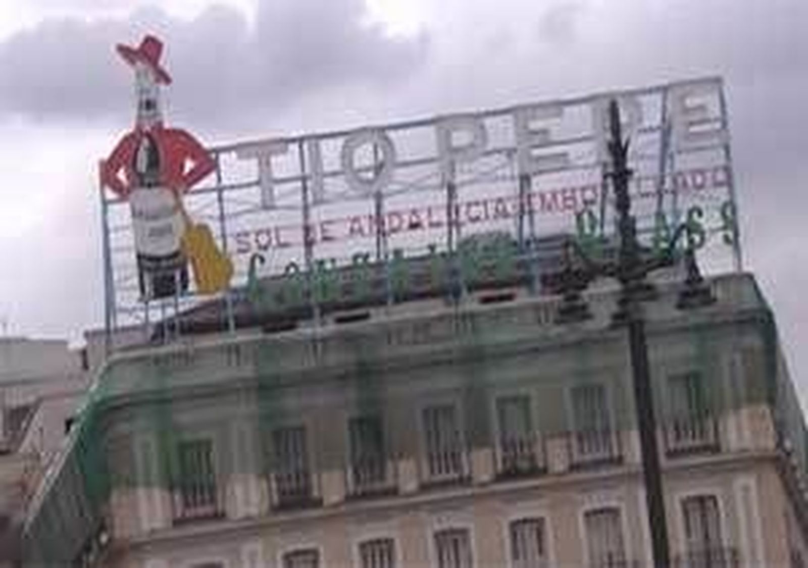 El Ayuntamiento subraya que ningún otro cartel podría sustituir al Tío Pepe en Sol