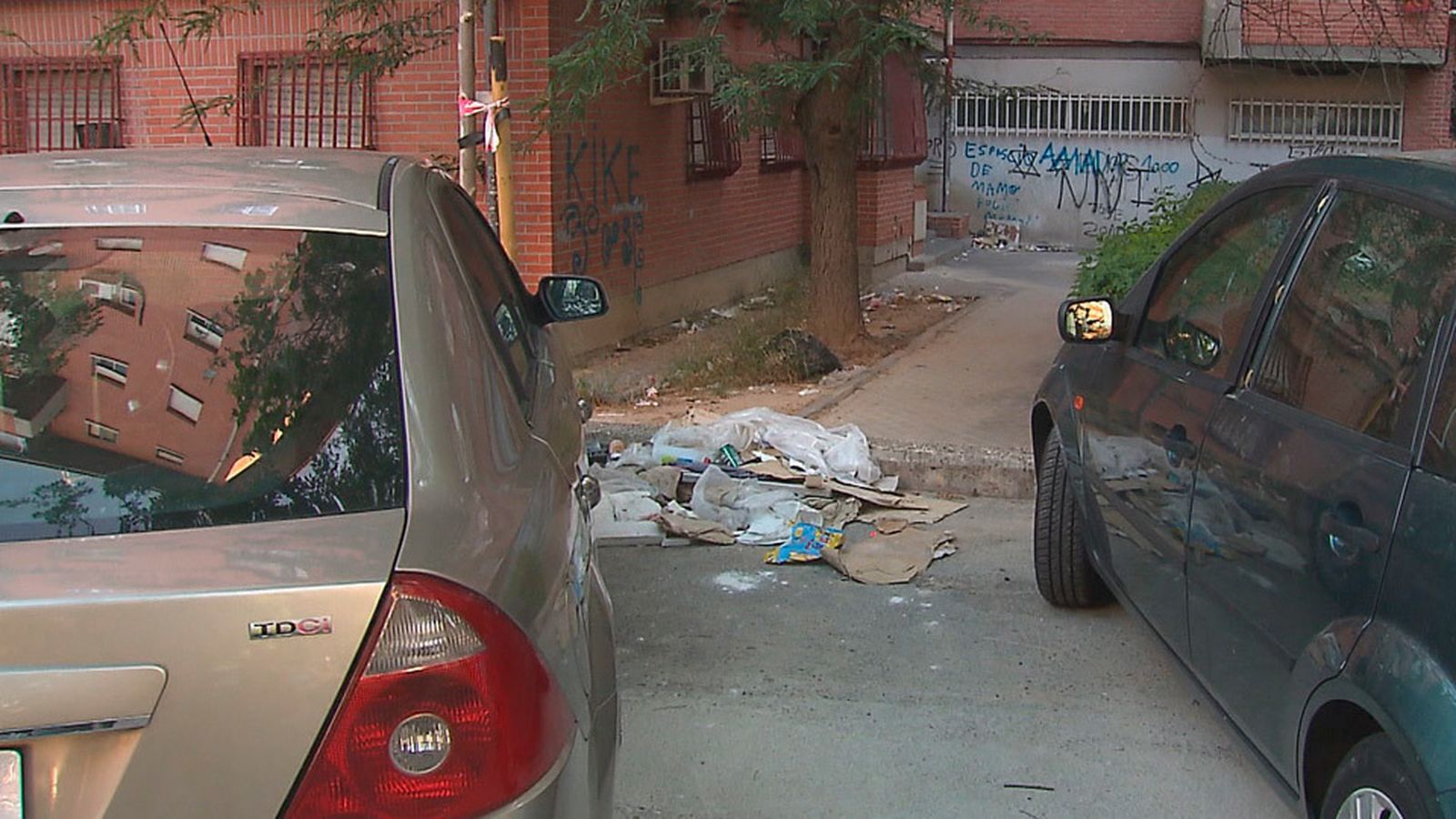 Suciedad en las calles de Carabanchel