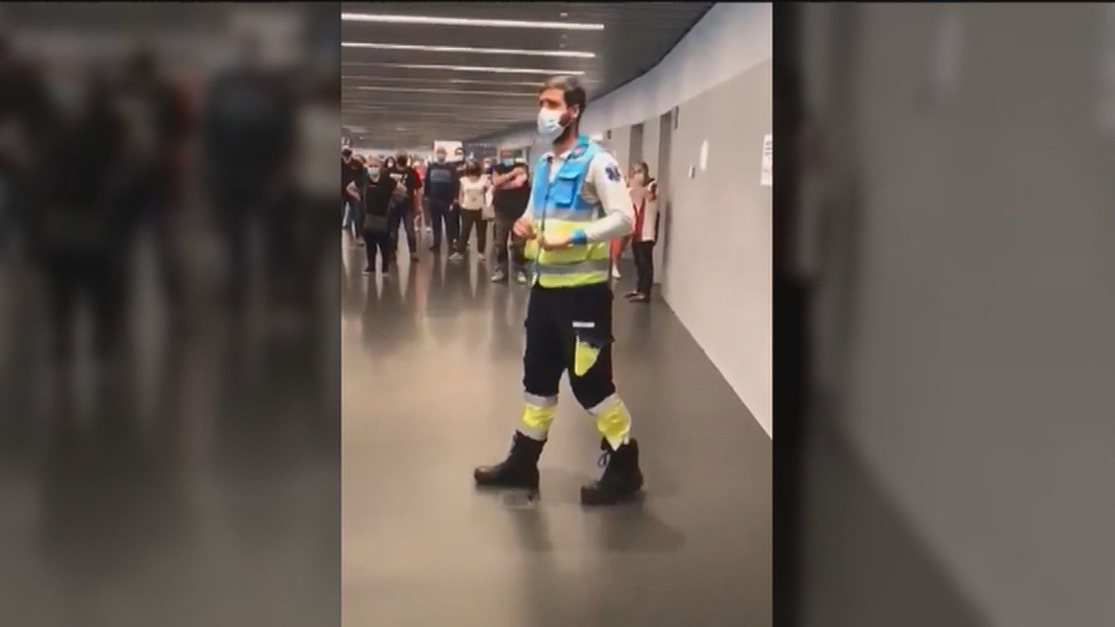 Jorge Prieto, enfermero del Summa 112: "Con el humor conseguimos informar a la población en un momento de colapso"