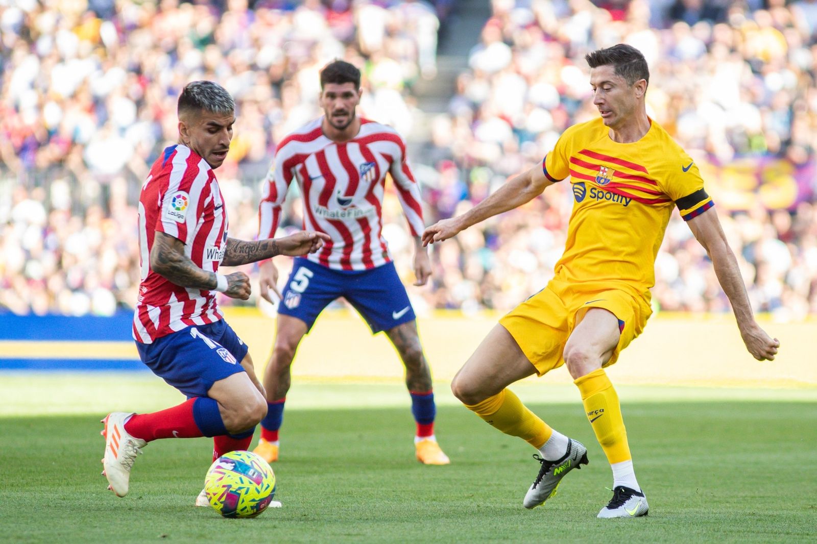 Correa ante Lewandoski
