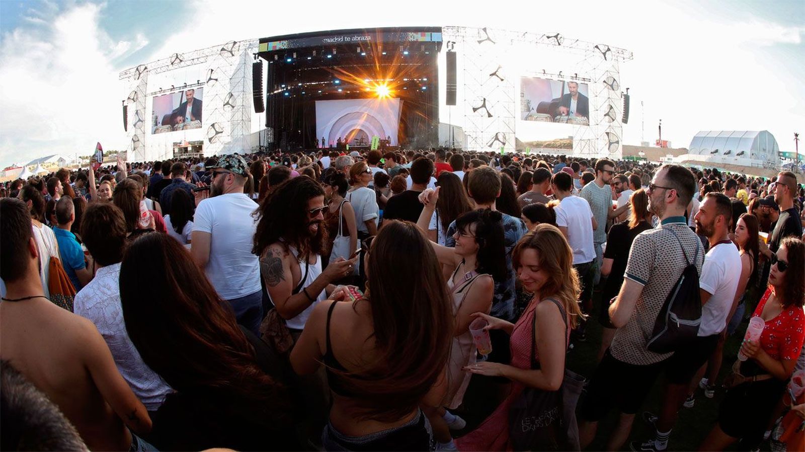 Fluidez en los accesos, mucho calor y Rosalía para el inicio del Mad Cool 2019