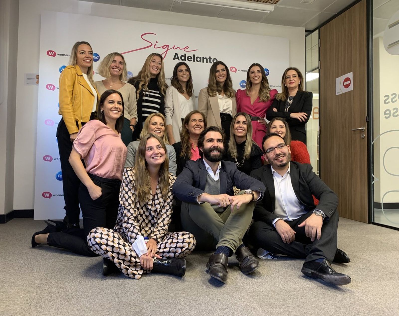 P&G y Womenalia impulsan las becas #Sigueadelante para mujeres emprendedoras