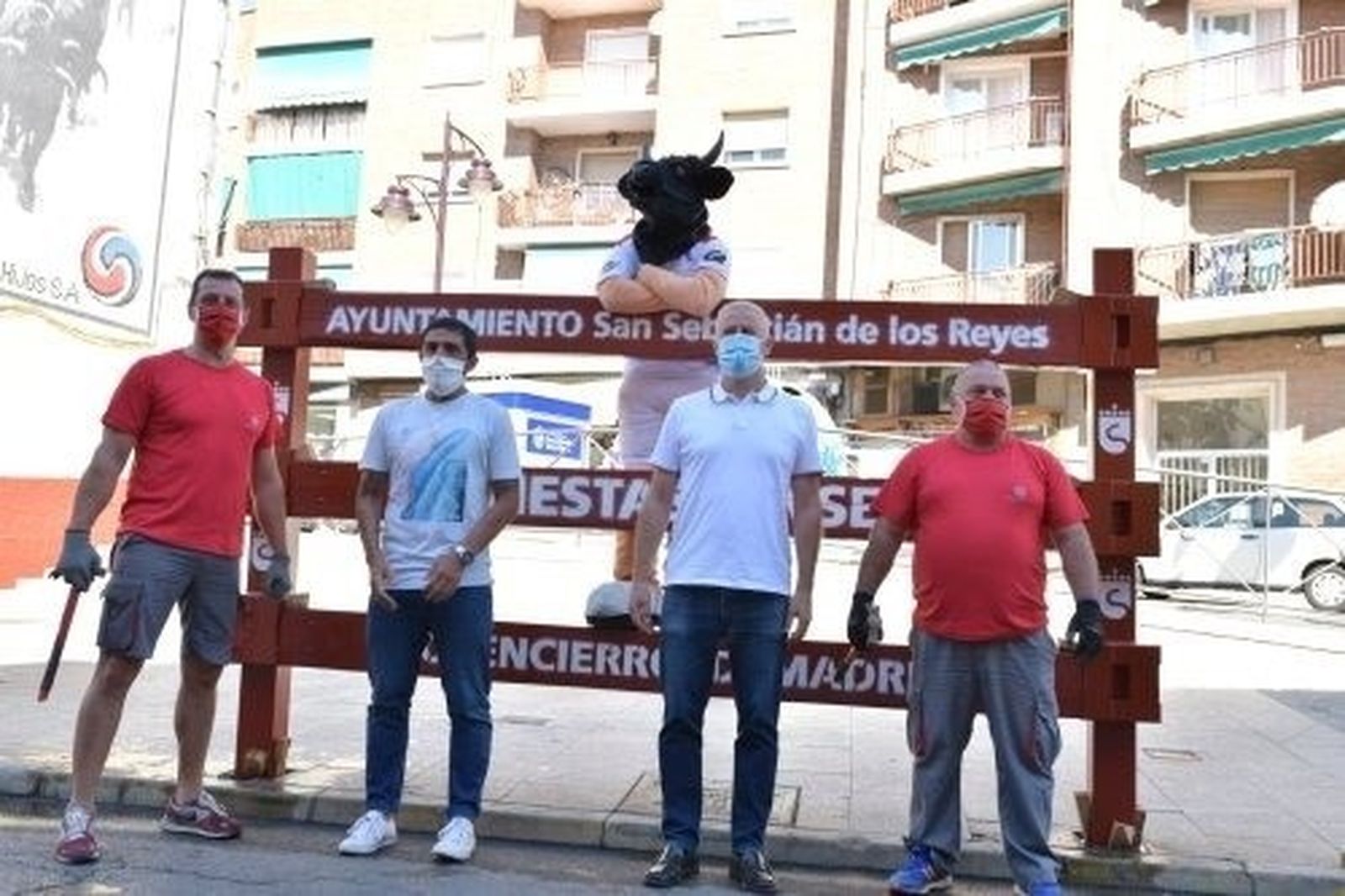 Talanquera instalada en San Sebastián de los Reyes en homenaje a los encierros