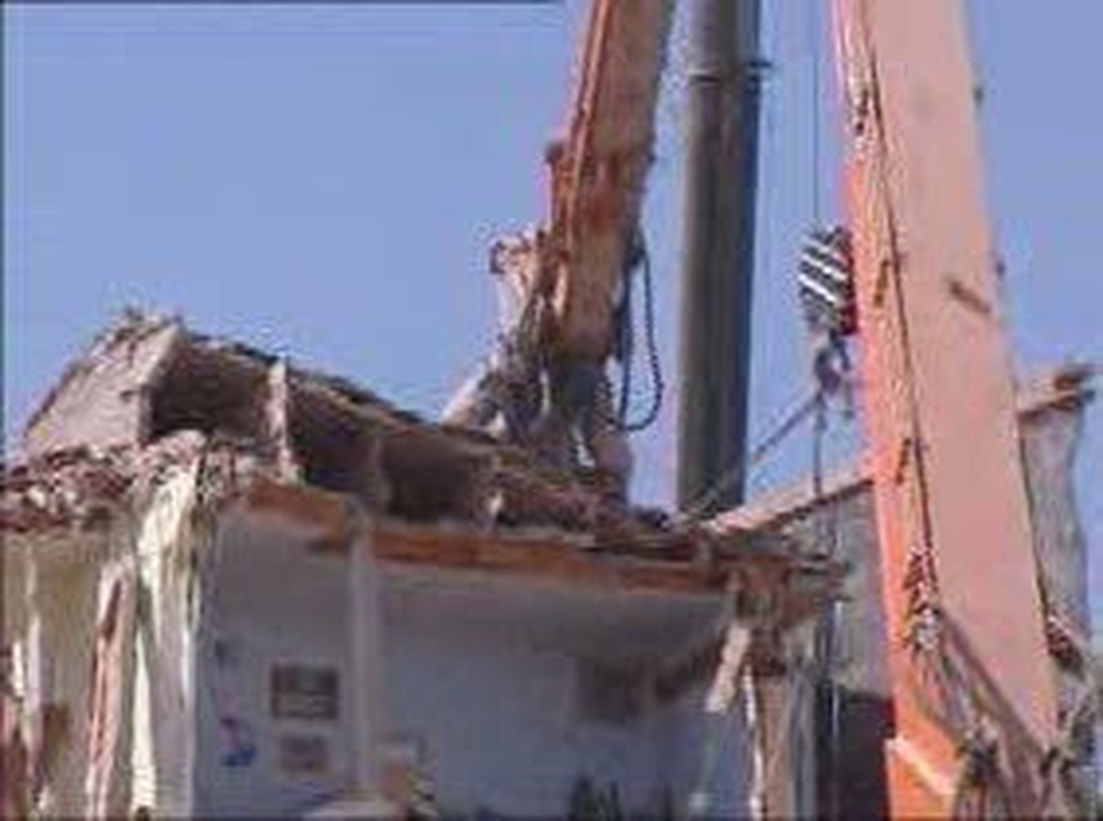 derribotarde_2010729V0.wmv
