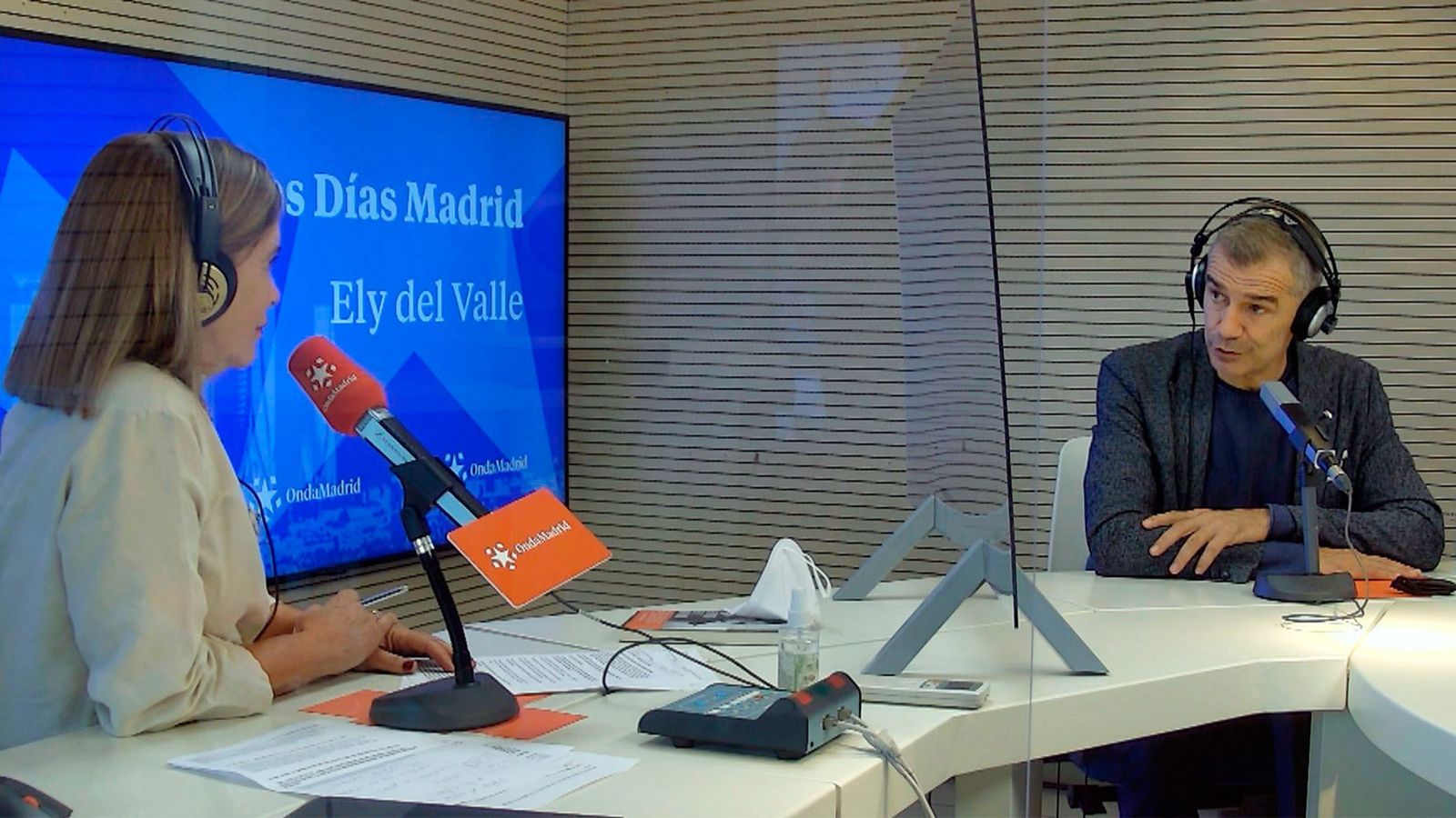 Ely del valle entrevista en Onda Madrid al director de la Oficina del Español en Madrid, Toni Cantó