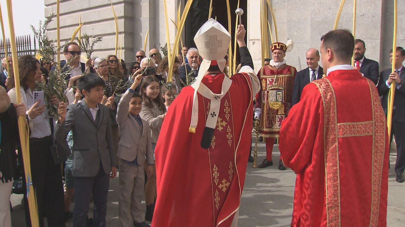 Domingo de Ramos: Bendición y procesión de las palmas en la Almudena