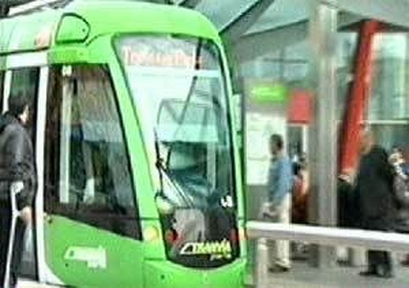 Aguirre: Si deja de funcionar el tranvía de Parla, habrá autobuses con un coste menor