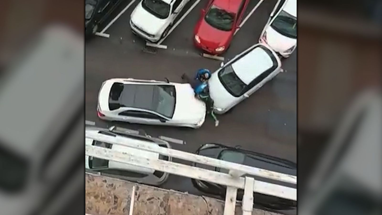 Persecución policial a tiros a escasos metros de un colegio, en Alcórcon