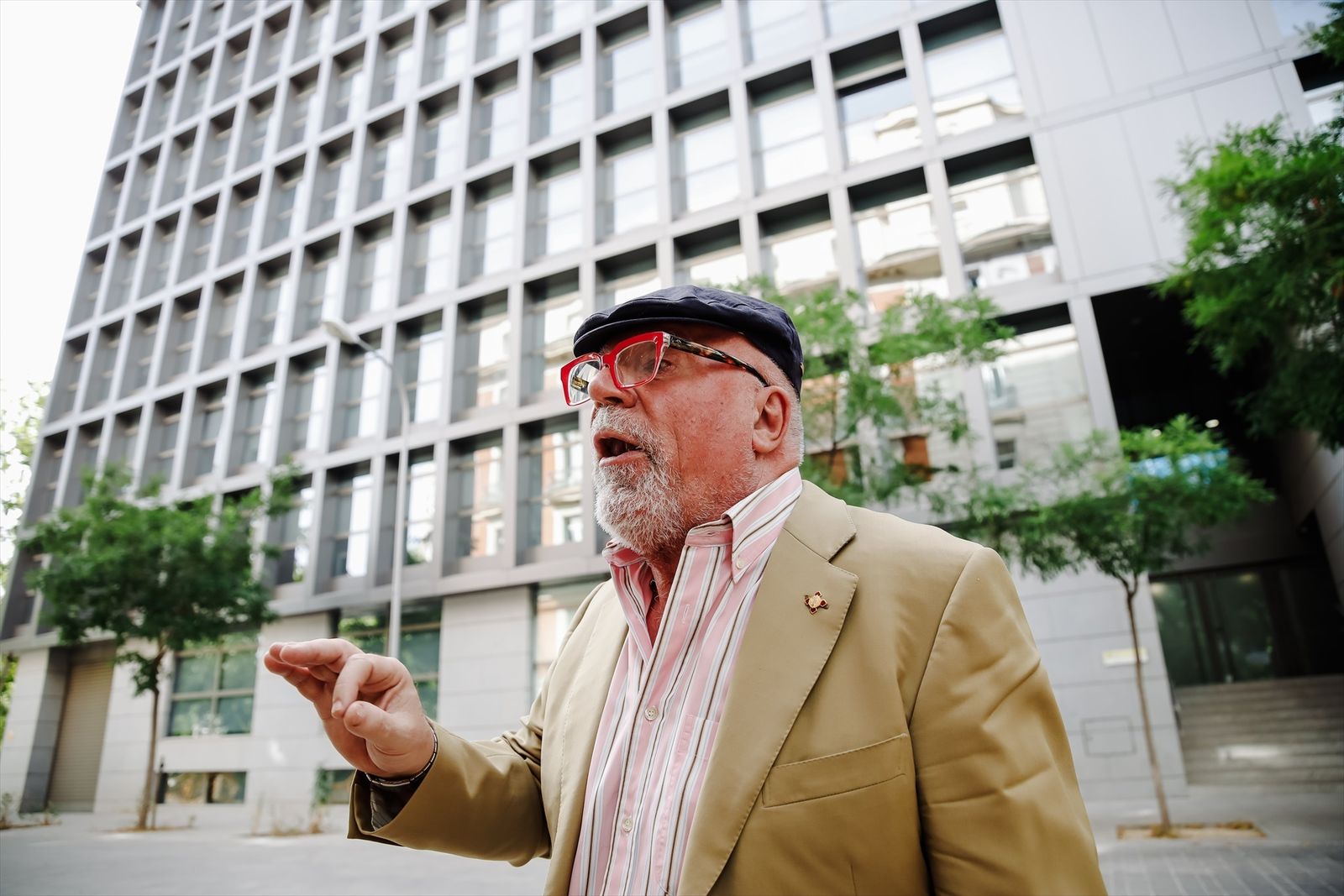 El comisario jubilado José Manuel Villarejo sale de declarar en la Audiencia Nacional, a 14 de junio de 2022, en Madrid