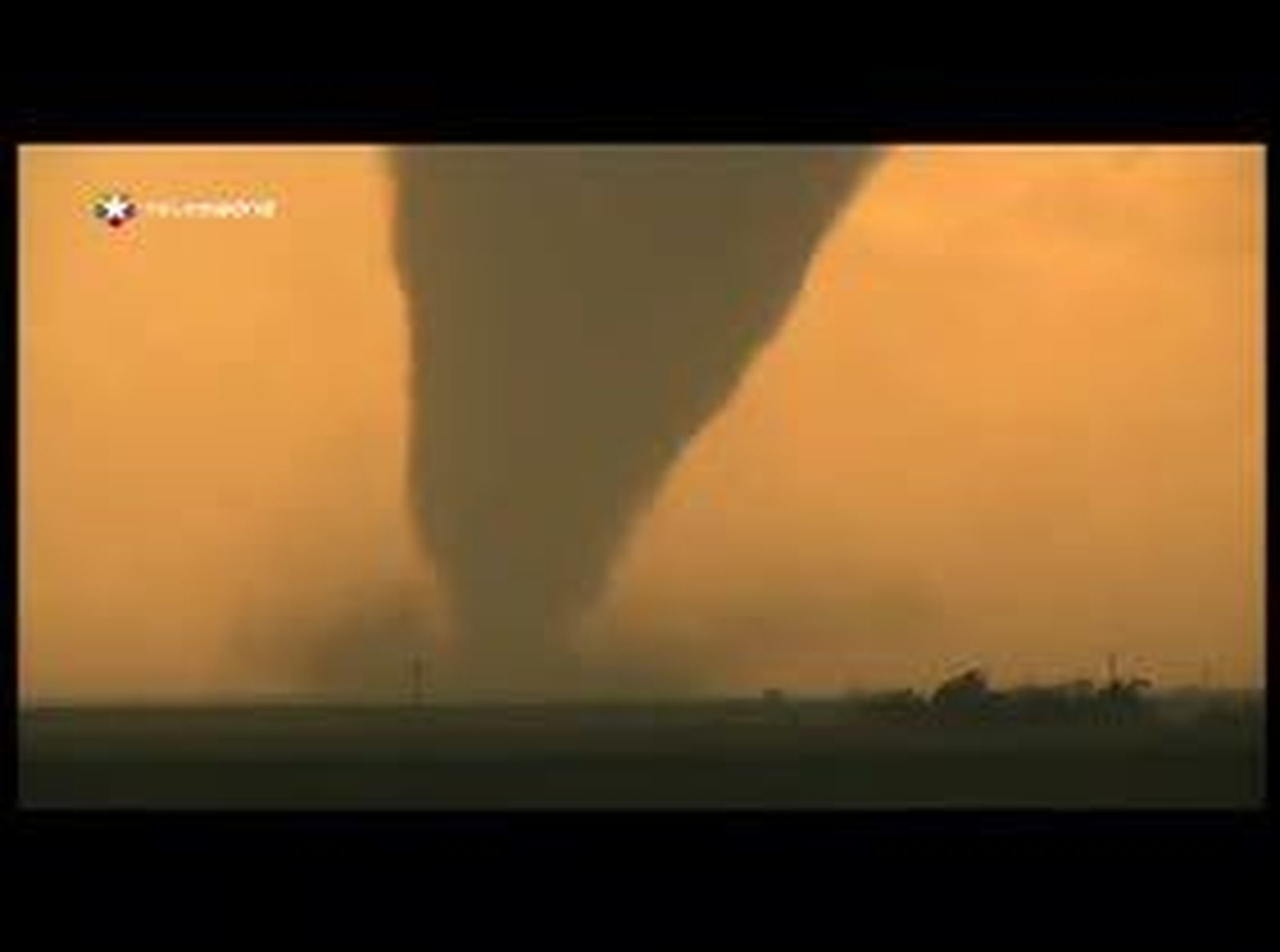 Una cadena de tornados asola el centro de Estados Unidos provocando muertos y heridos