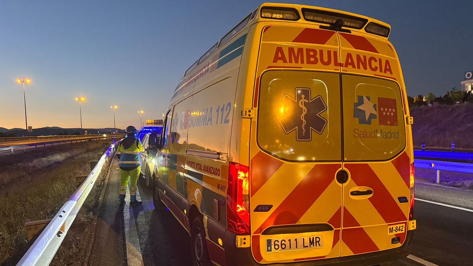 Un motorista grave al chocar contra el quitamiedos de la M-50