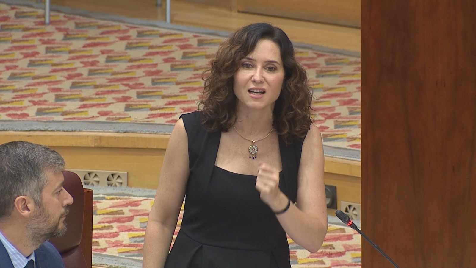 Ayuso dice que "ni un geriatra" recibió "una orden" para "dejar morir a nadie" en residencias en la pandemia