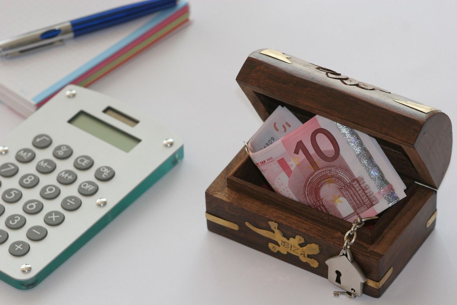 Se disparan las donaciones de padres a hijos en España para poder pagar una vivienda