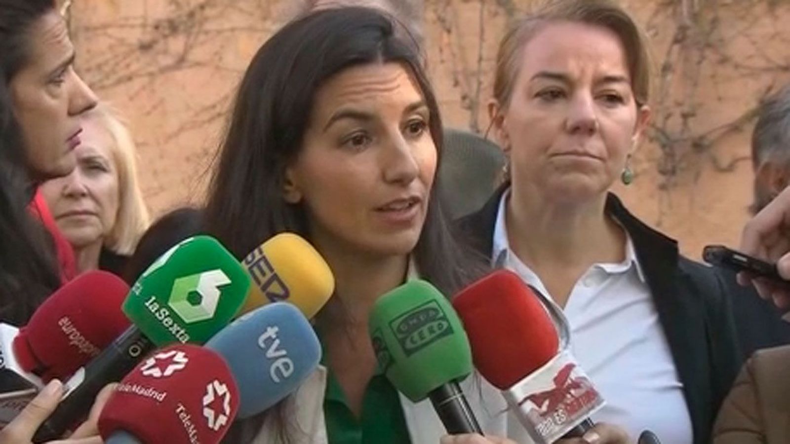 Monasterio acusa a la Comunidad de Madrid de provocar un "efecto llamada" de 'menas'