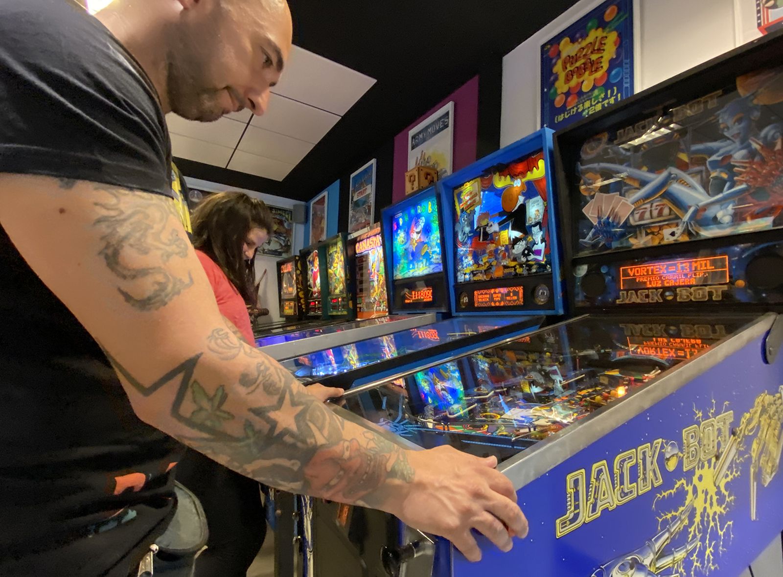 Factoría Retro organiza un torneo benéfico de pinball