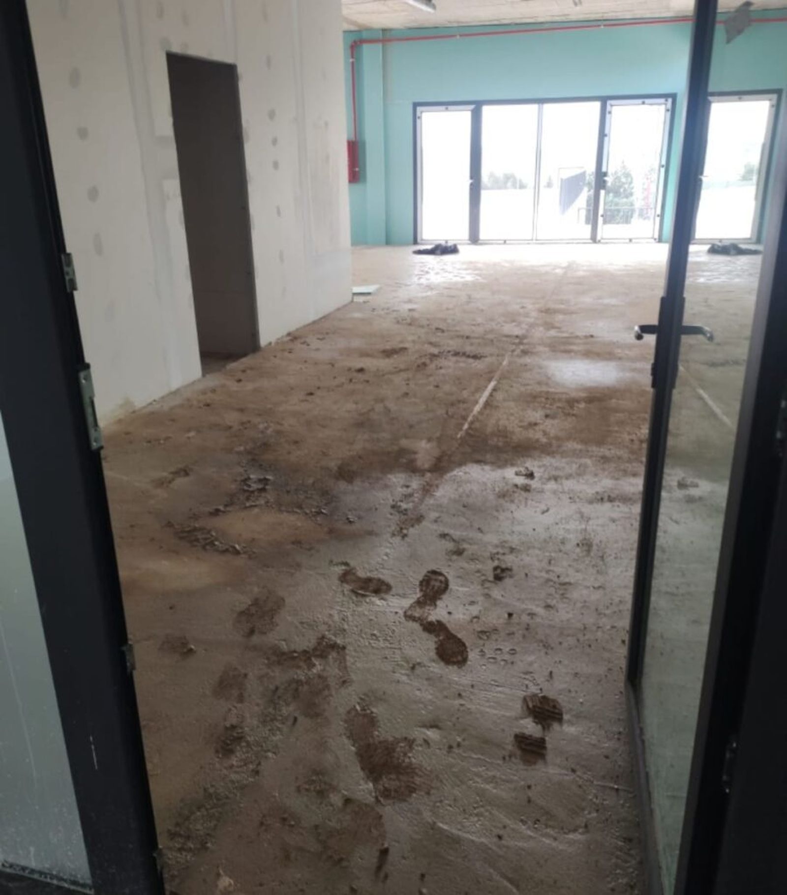 Estado actual del Interior de la piscina de verano de Brunete