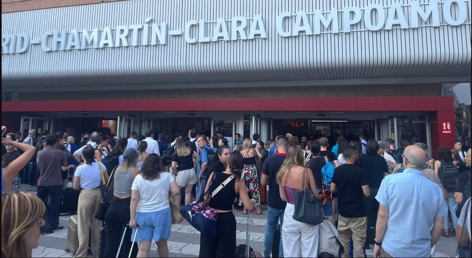 Retrasos en la alta velocidad en Chamartín por un fallo en el suministro eléctrico