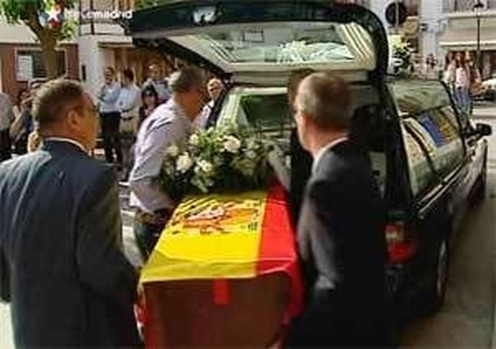 Llegan a Madrid los restos mortales de los tres hermanos fallecidos en Catar