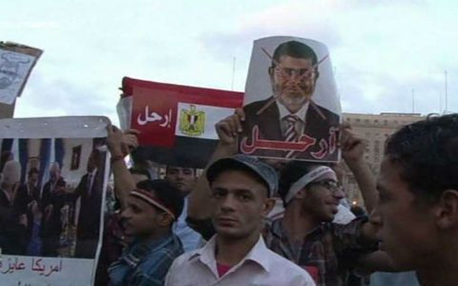 Opositores a Mursi vuelven a tomar la simbólica plaza Tahrir de El Cairo
