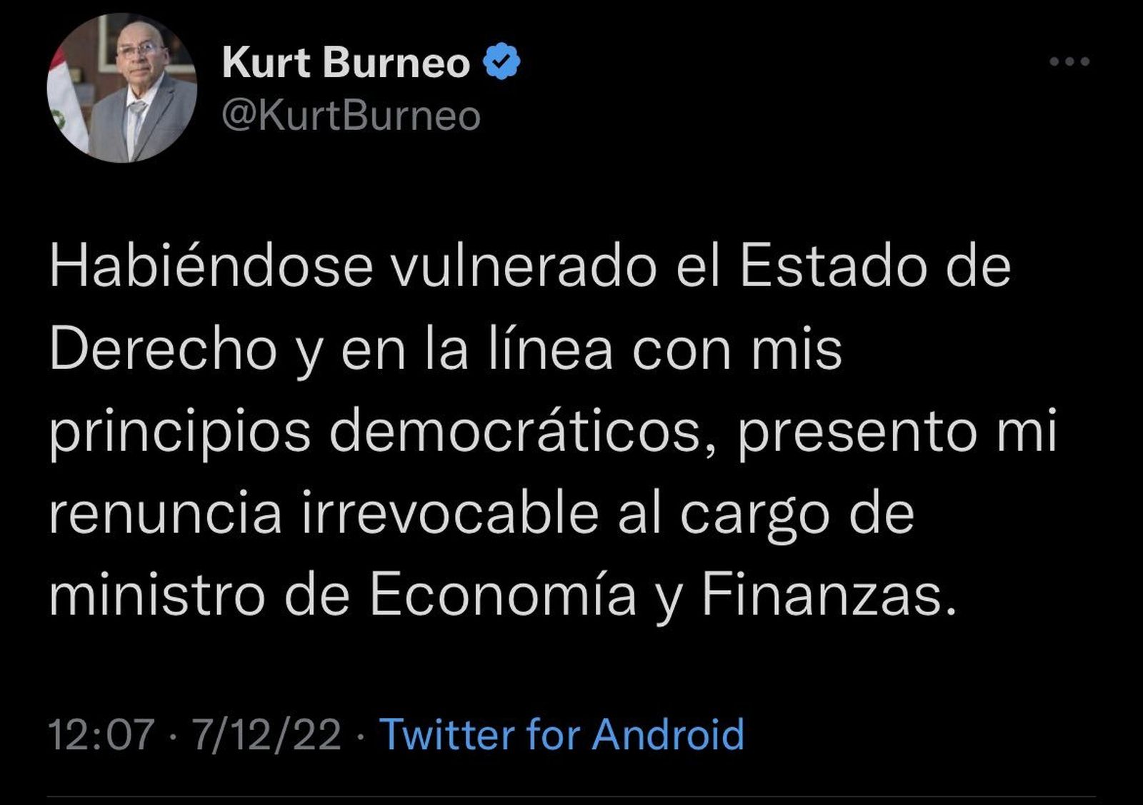 Tuit Kurt Burneo